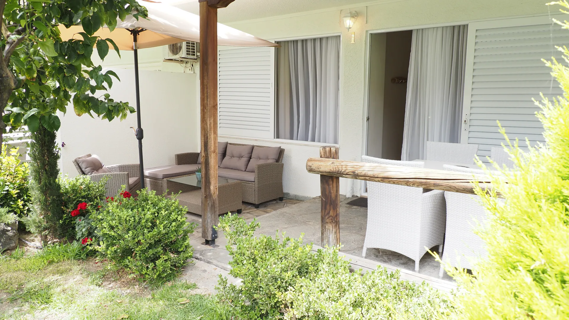 Tiara Holidays - Leonidas Apartments & Suites - One Bedroom Family Apartment Garden Front - balcony